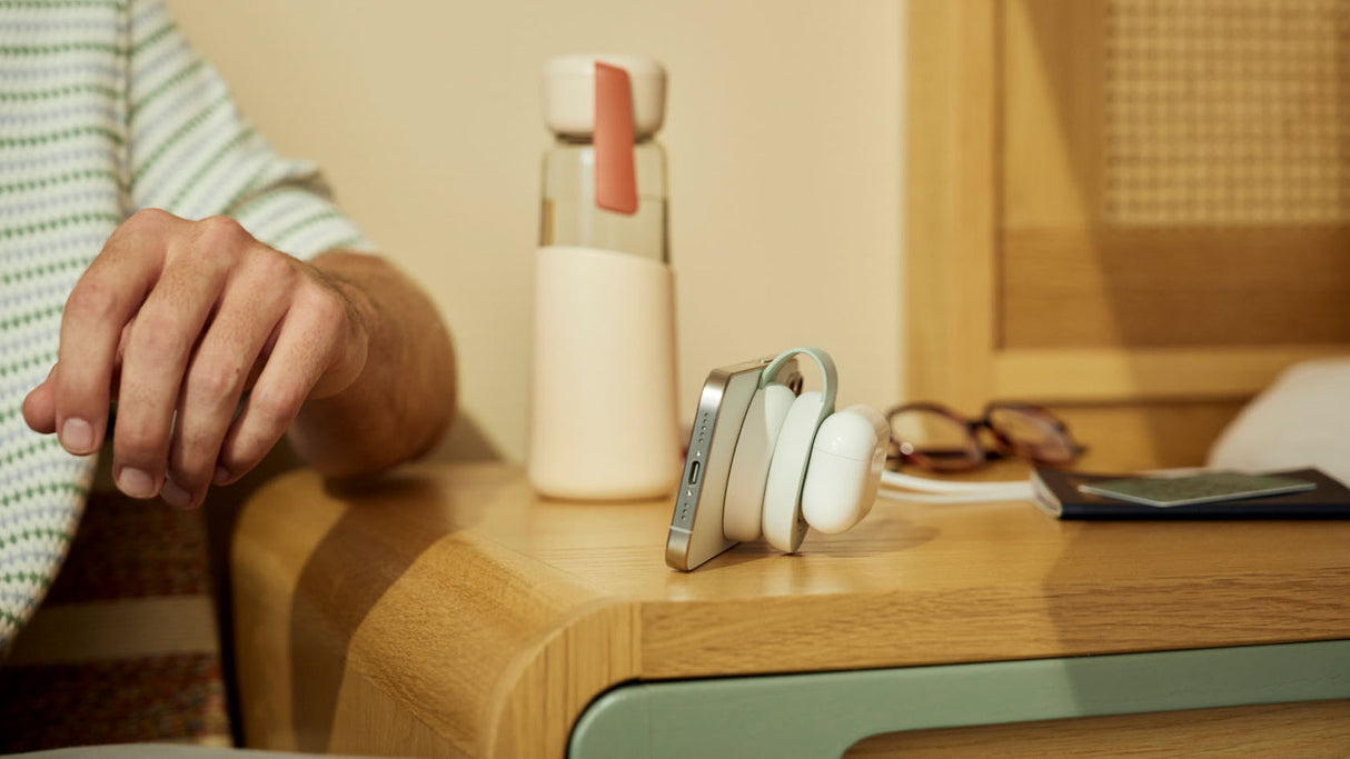 ButterFly SE 2-in-1 Qi2 Wireless Apple Charger