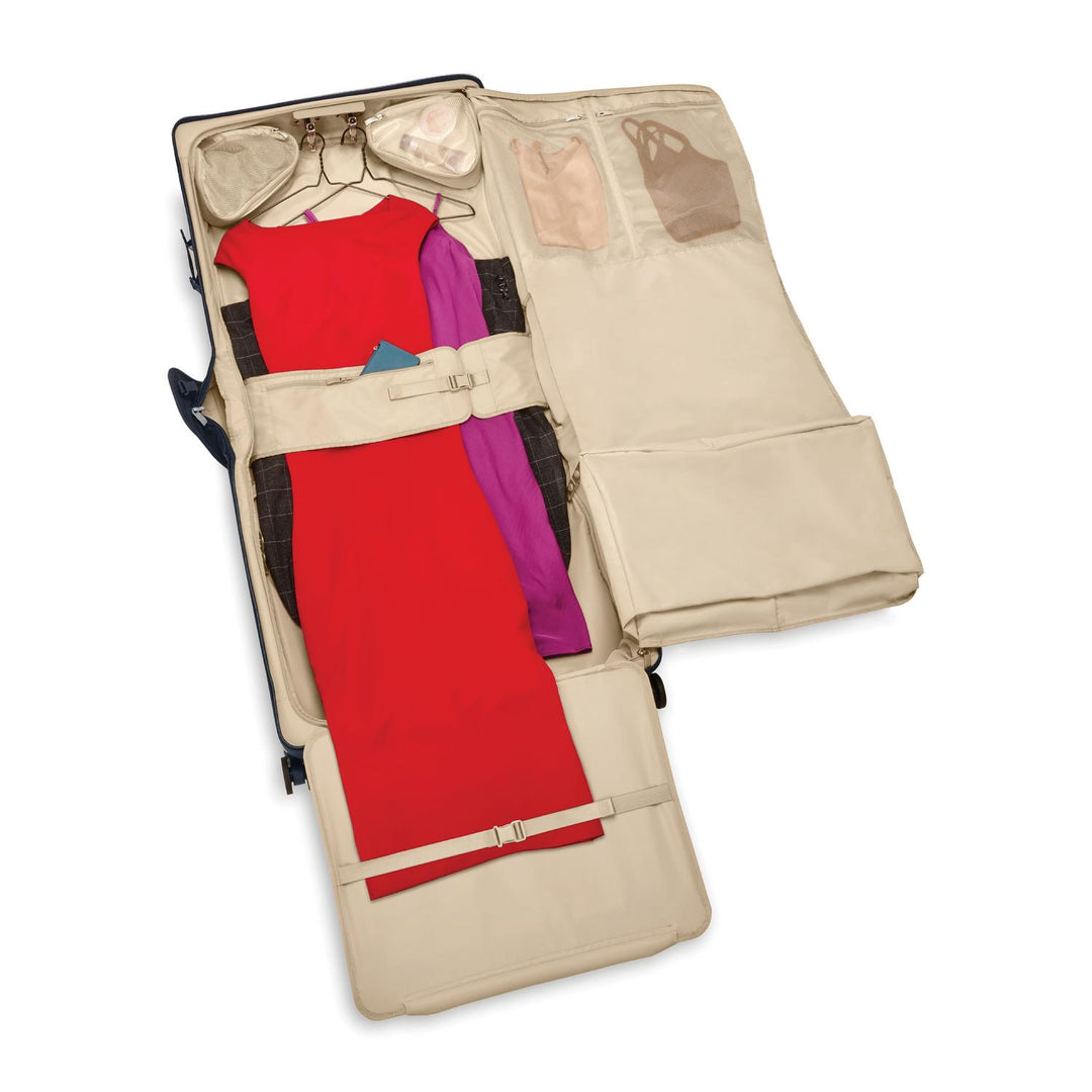 Maleta giratoria de lujo para guardarropa Baseline Collection de Briggs & Riley