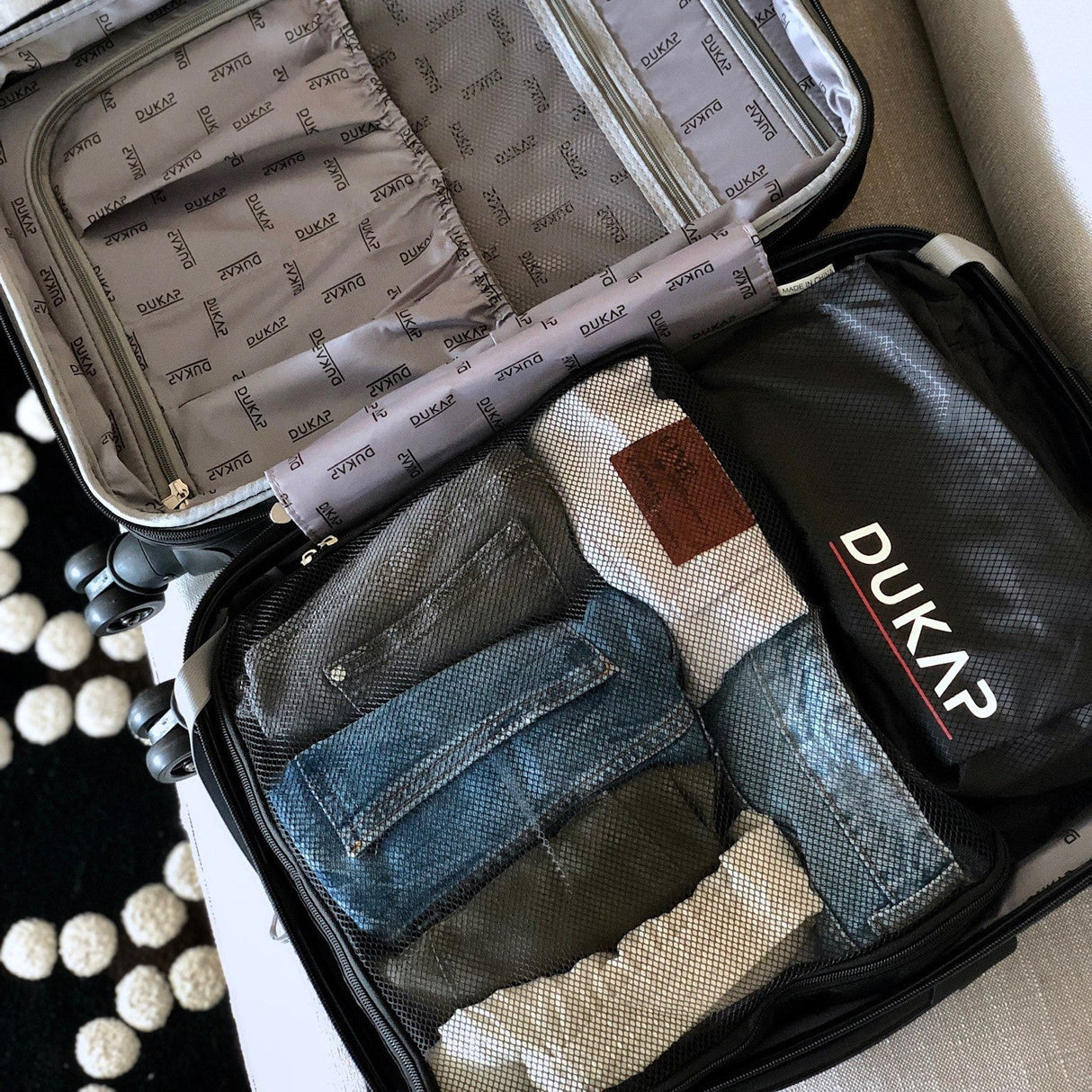 INTELY Carry On 20" with USB ports