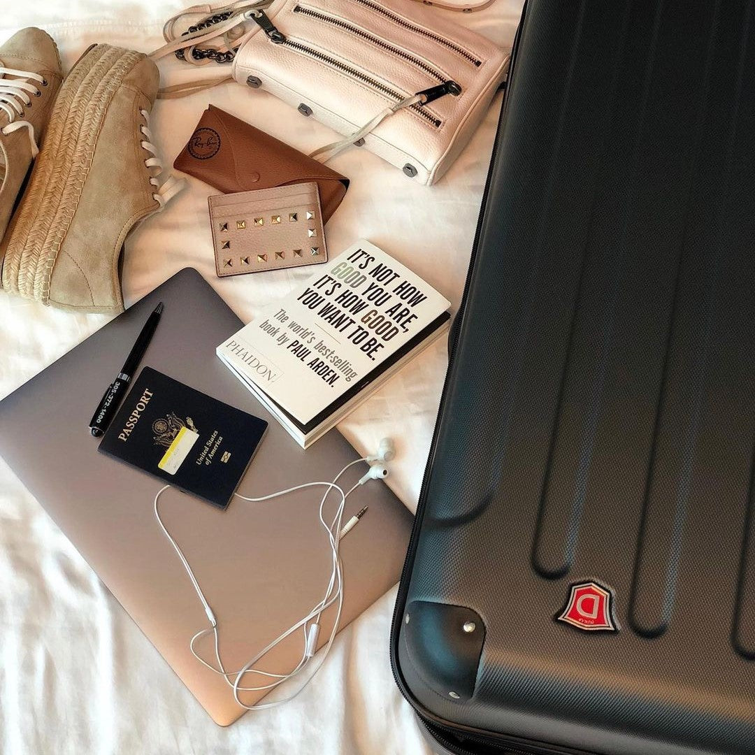 INTELY Carry On 20" with USB ports