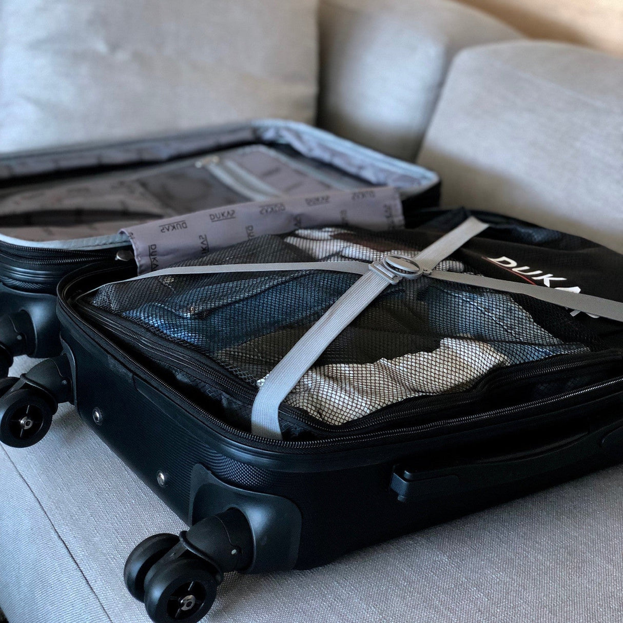 INTELY 3 Piece Set 20''/28''/32'' with Built-in Digital Weight Scale