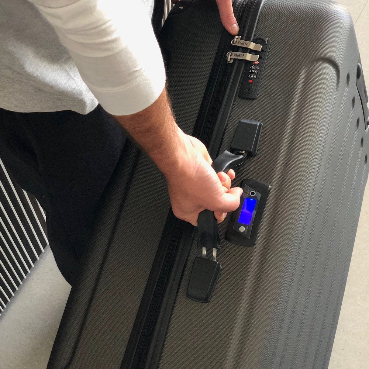 INTELY 3 Piece Set 20''/28''/32'' with Built-in Digital Weight Scale