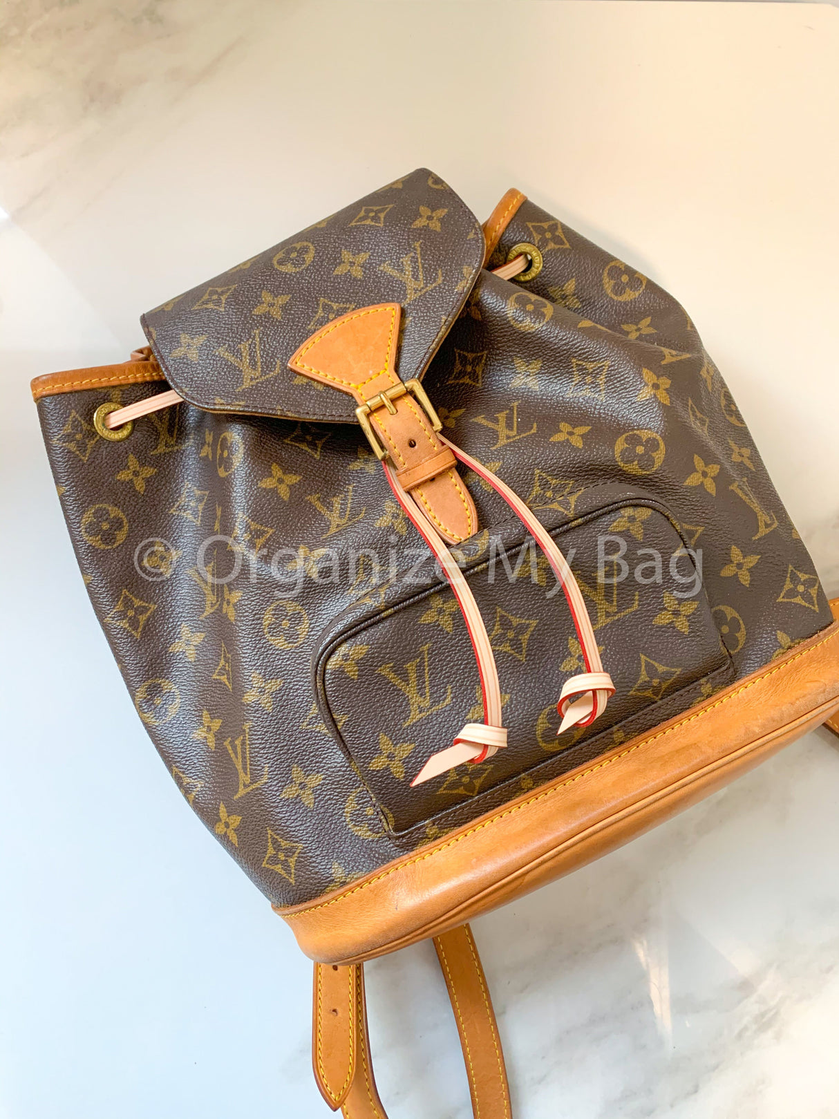 Cordón y portaobjetos.