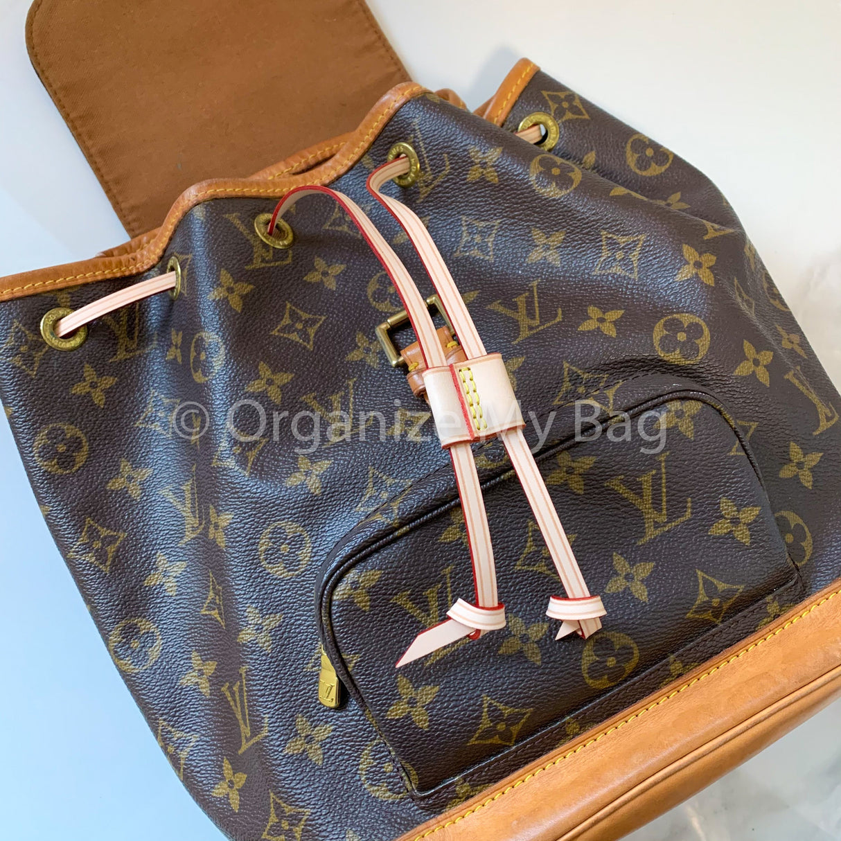 Cordón y portaobjetos.