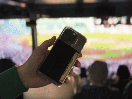 Magnetic Wallet with Phone Grip