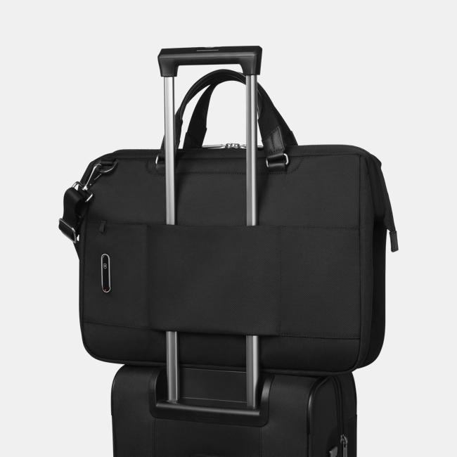Victorinox Werks Traveler 7.0 Weekender Bag with 14" Laptop and 11" Tablet Compartment