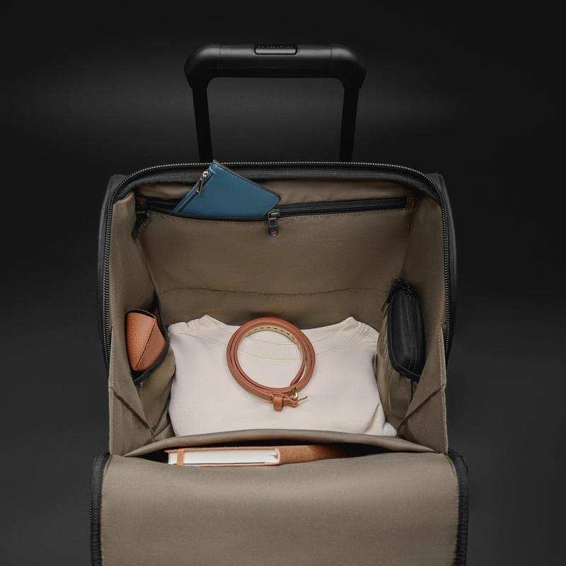 ZDX Collection 16" Under-Seat Cabin Spinner by Briggs & Riley (ZXU216SP)