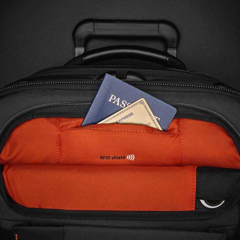 21" Global Carry-on Expandable Spinner by Briggs & Riley  (ZXU221SPXW)