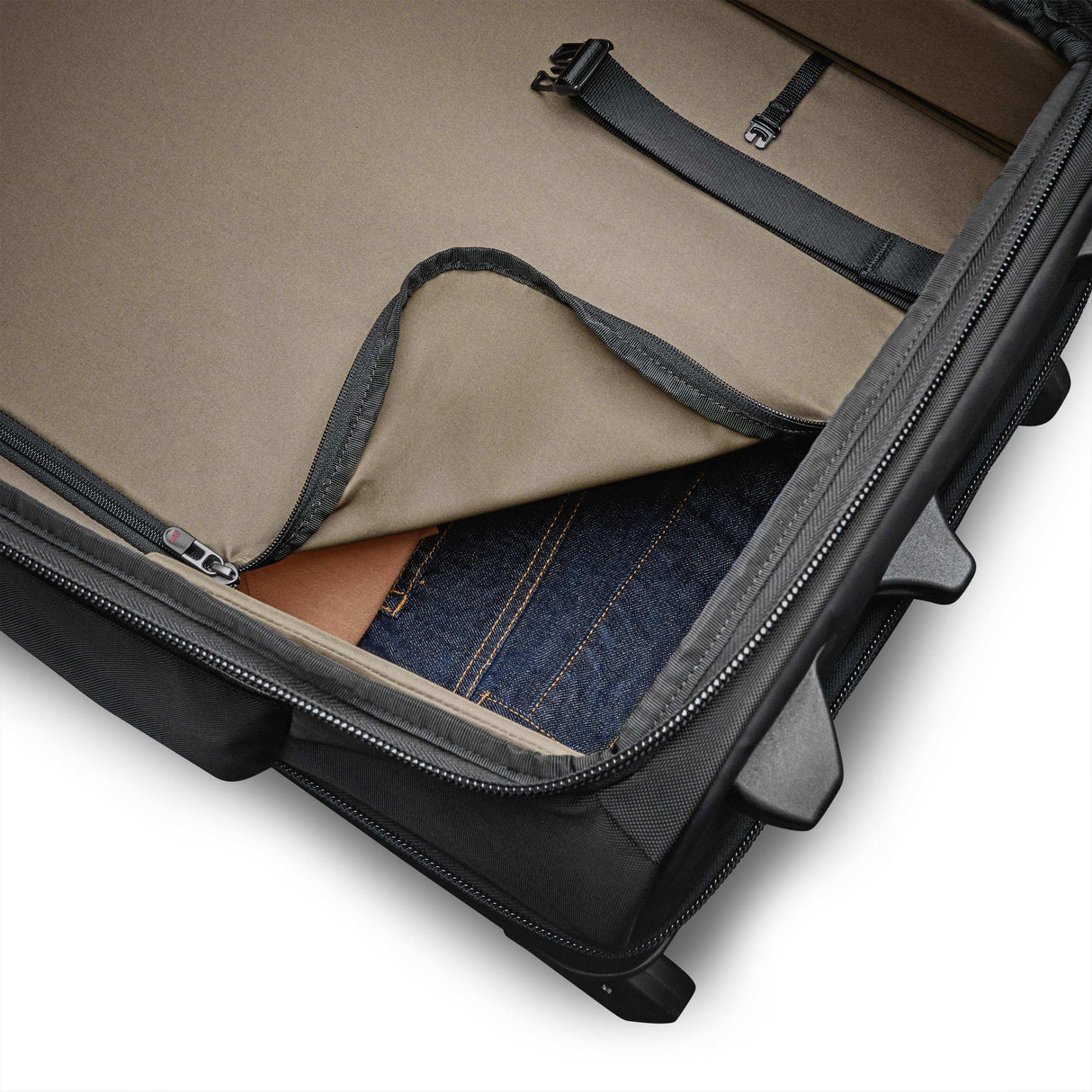ZDX Collection Medium Upright Duffle by Briggs & Riley (ZXUWD227)