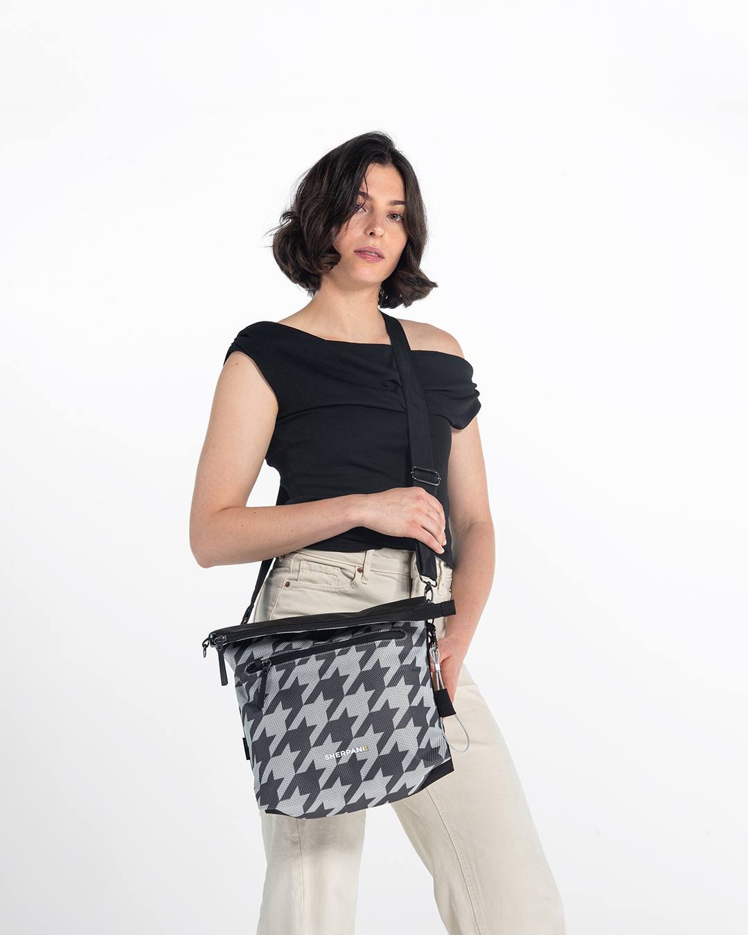 Vale AT | Reversible Crossbody