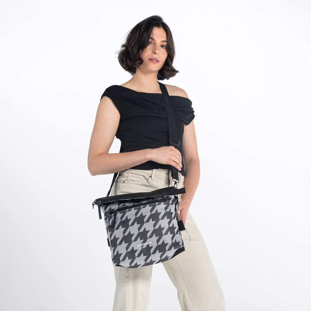 Vale AT | Reversible Crossbody