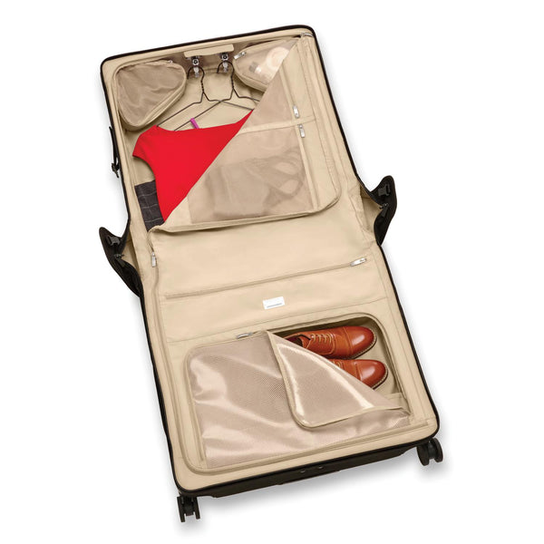 Maleta giratoria de lujo para guardarropa Baseline Collection de Briggs & Riley