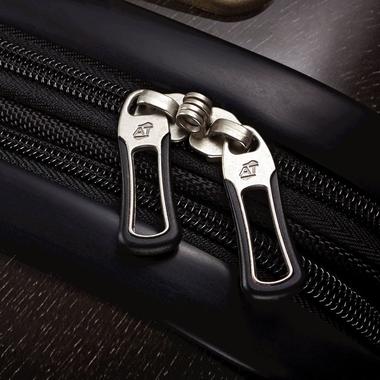 American Tourister 21" Mickey Mouse Hardside Spinner Bag