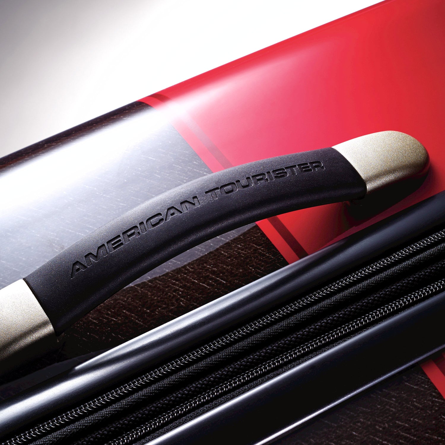 American Tourister 21" Mickey Mouse Hardside Spinner Bag