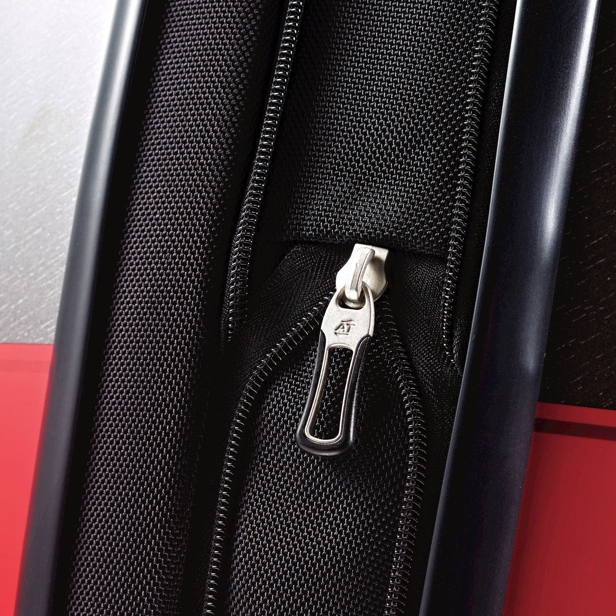 American Tourister 21" Mickey Mouse Hardside Spinner Bag