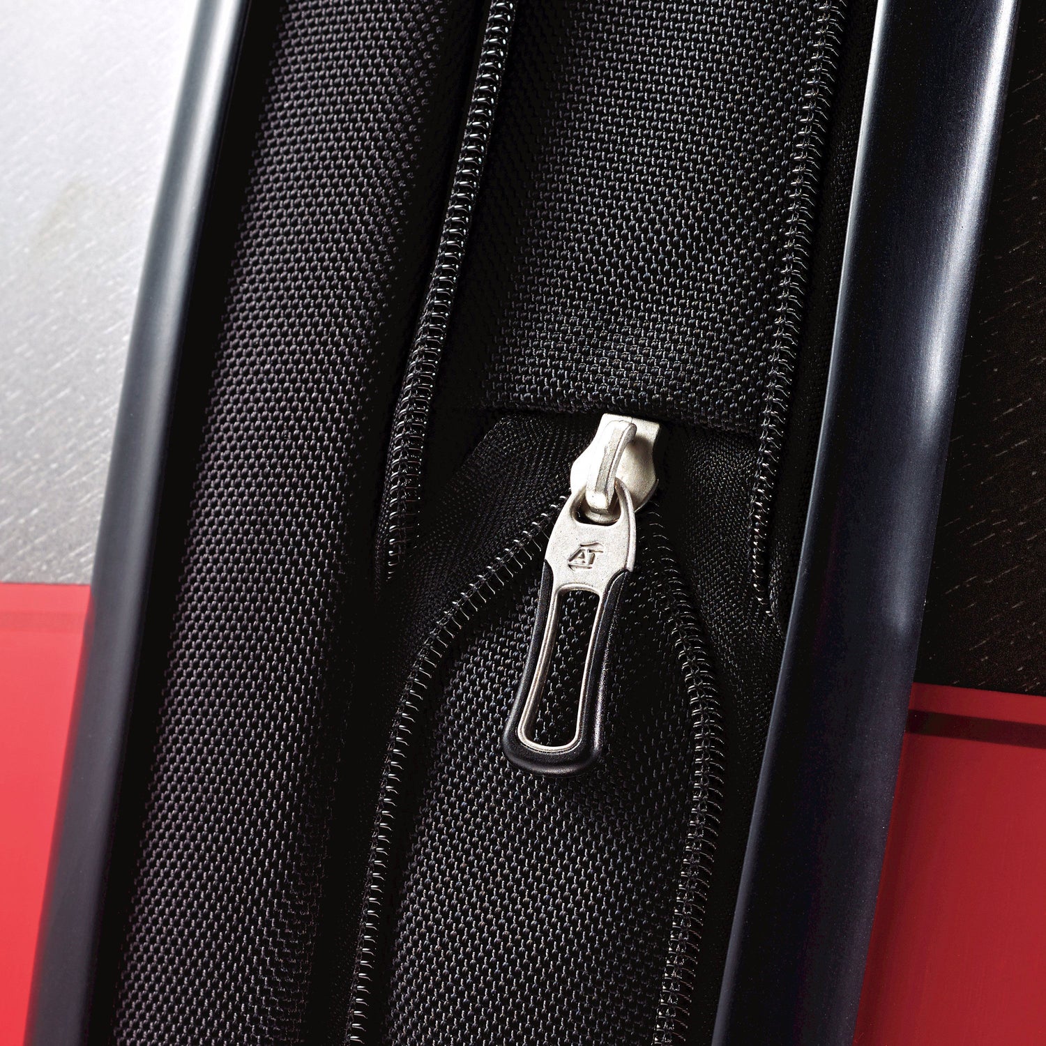 American Tourister 21" Mickey Mouse Hardside Spinner Bag