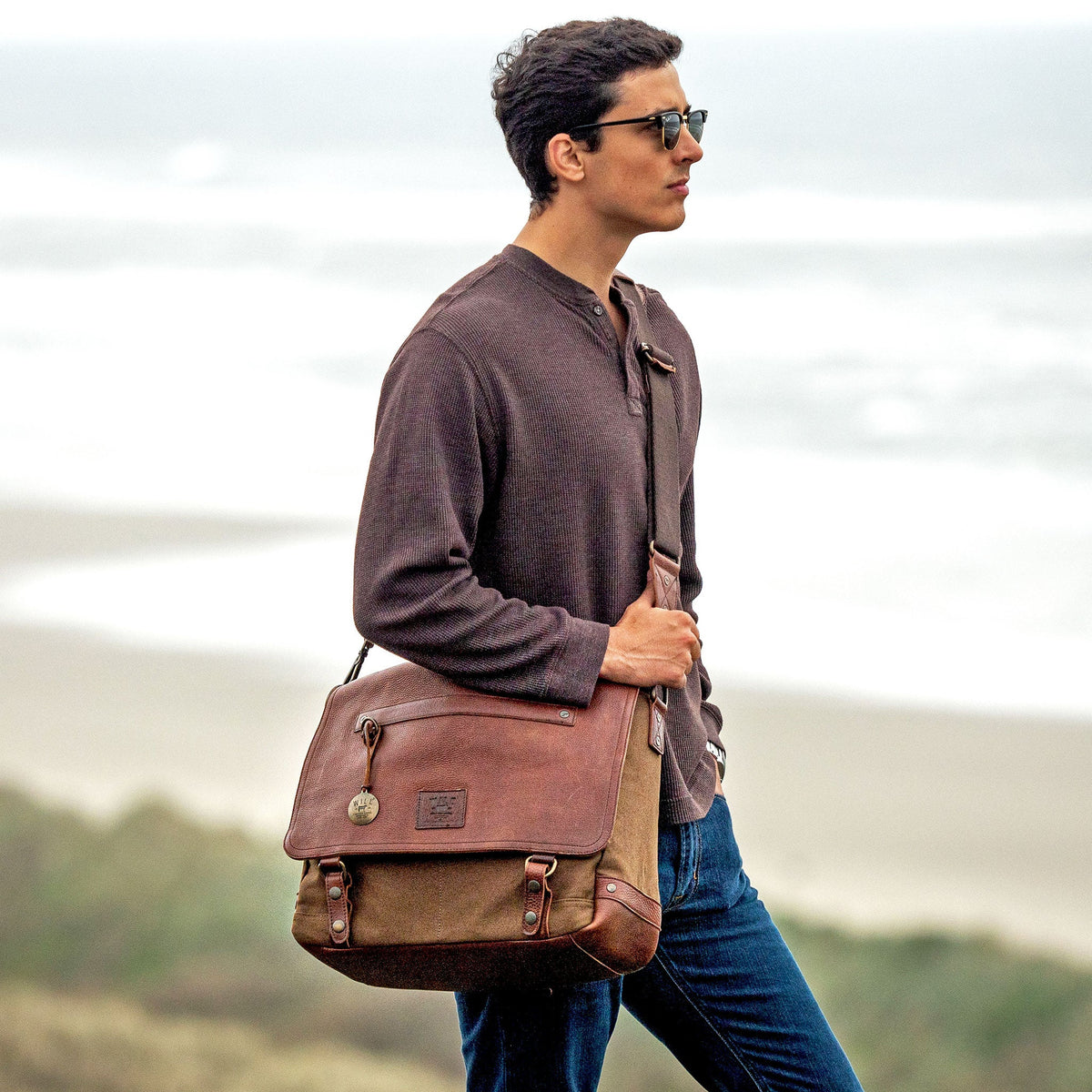 Wallace Messenger Bag