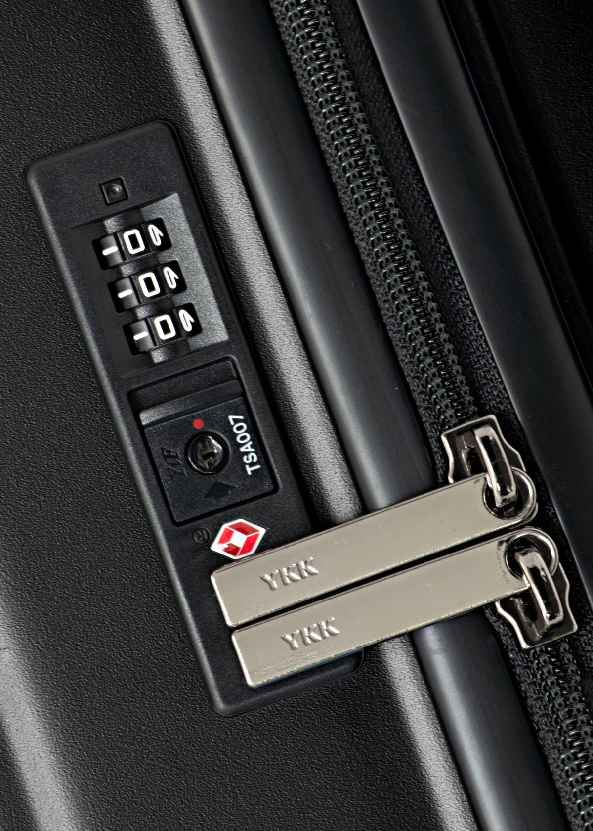 Ultimax II Medium Trunk