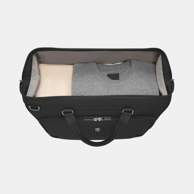 Victorinox Werks Traveler 7.0 Weekender Bag with 14" Laptop and 11" Tablet Compartment