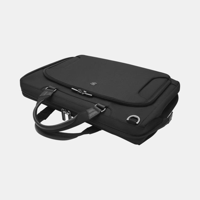 Victorinox Werks Traveler 7.0 Weekender Bag with 14" Laptop and 11" Tablet Compartment