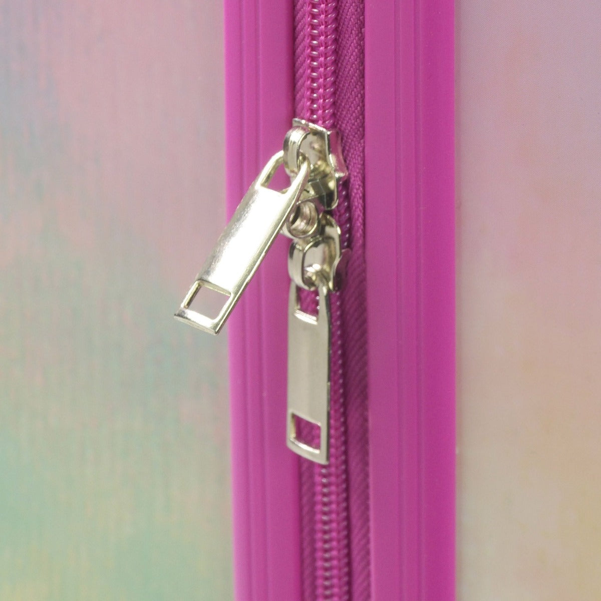 Disney Minnie Mouse Pastel Kids 21" Spinner Luggage