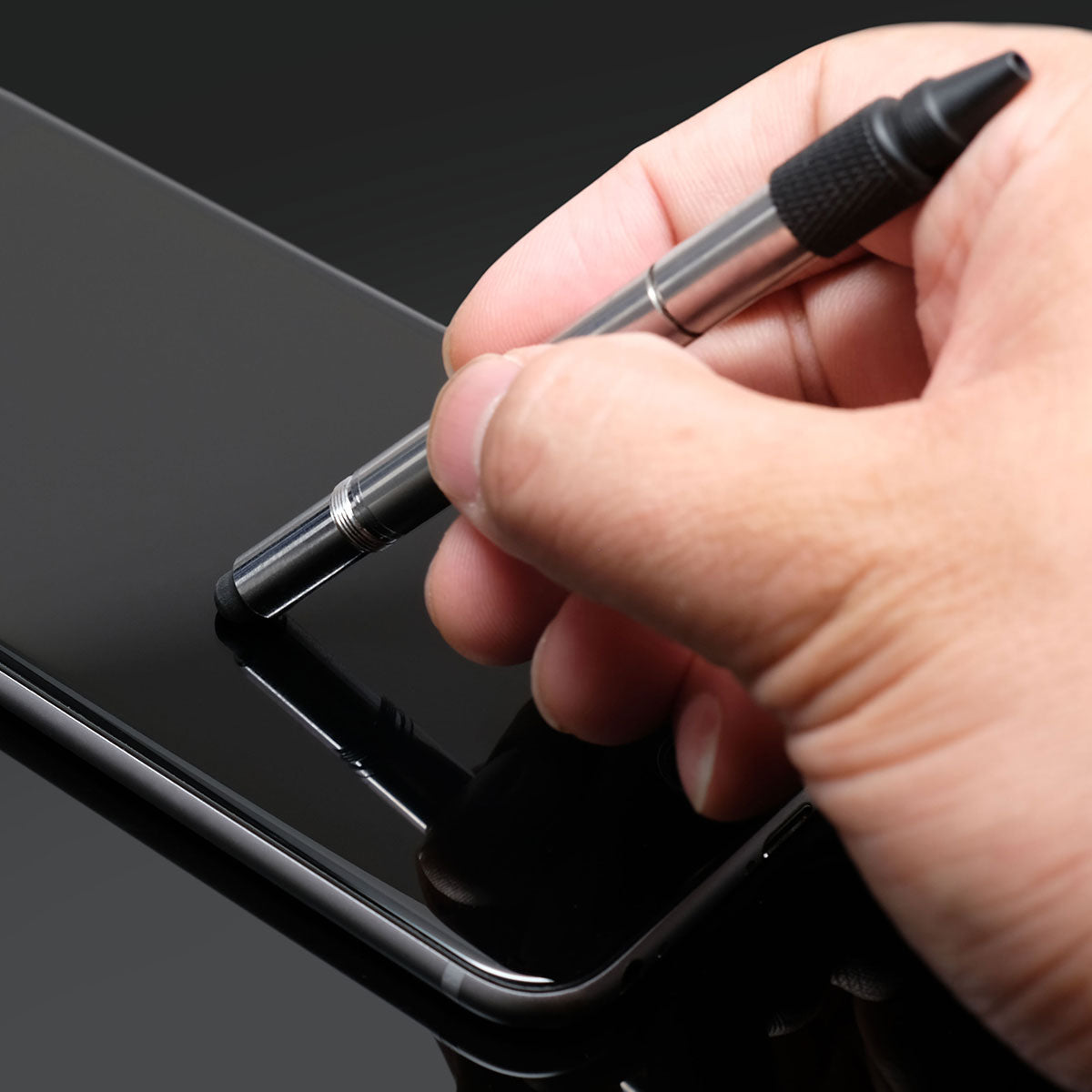 Multitool Pen 7-in-1 Phone Stand