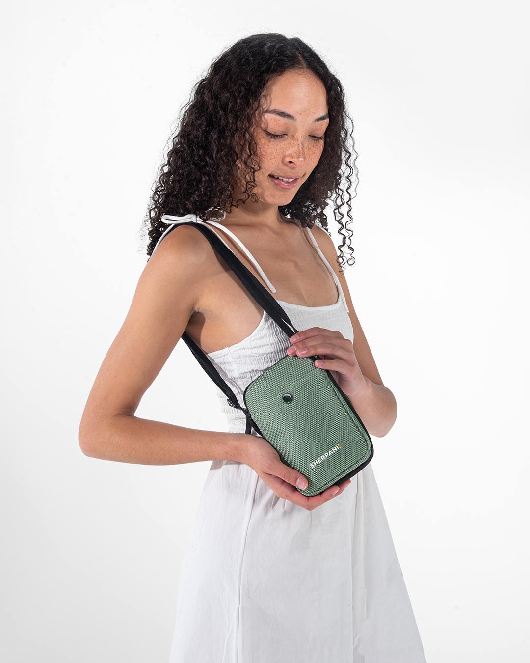 Simplicity AT | Crossbody Wallet