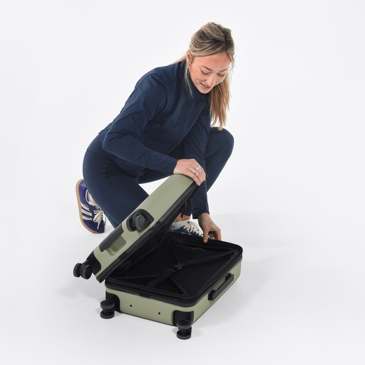 Meridian | 22" Carry-On