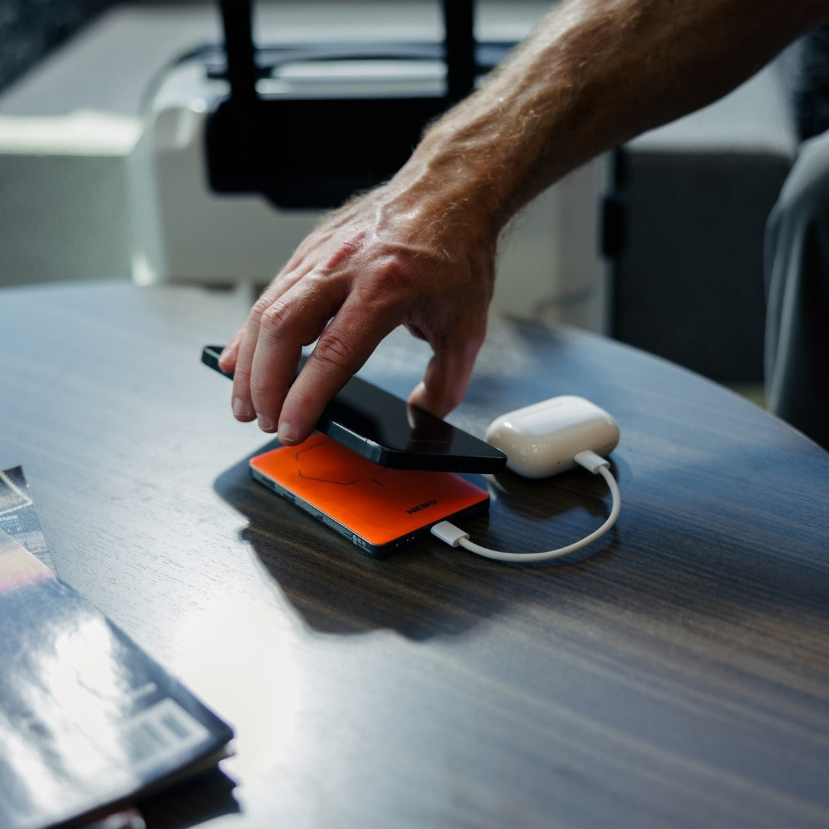 Ultra-Thin 5K Magnetic Wireless Power Bank by Nebo