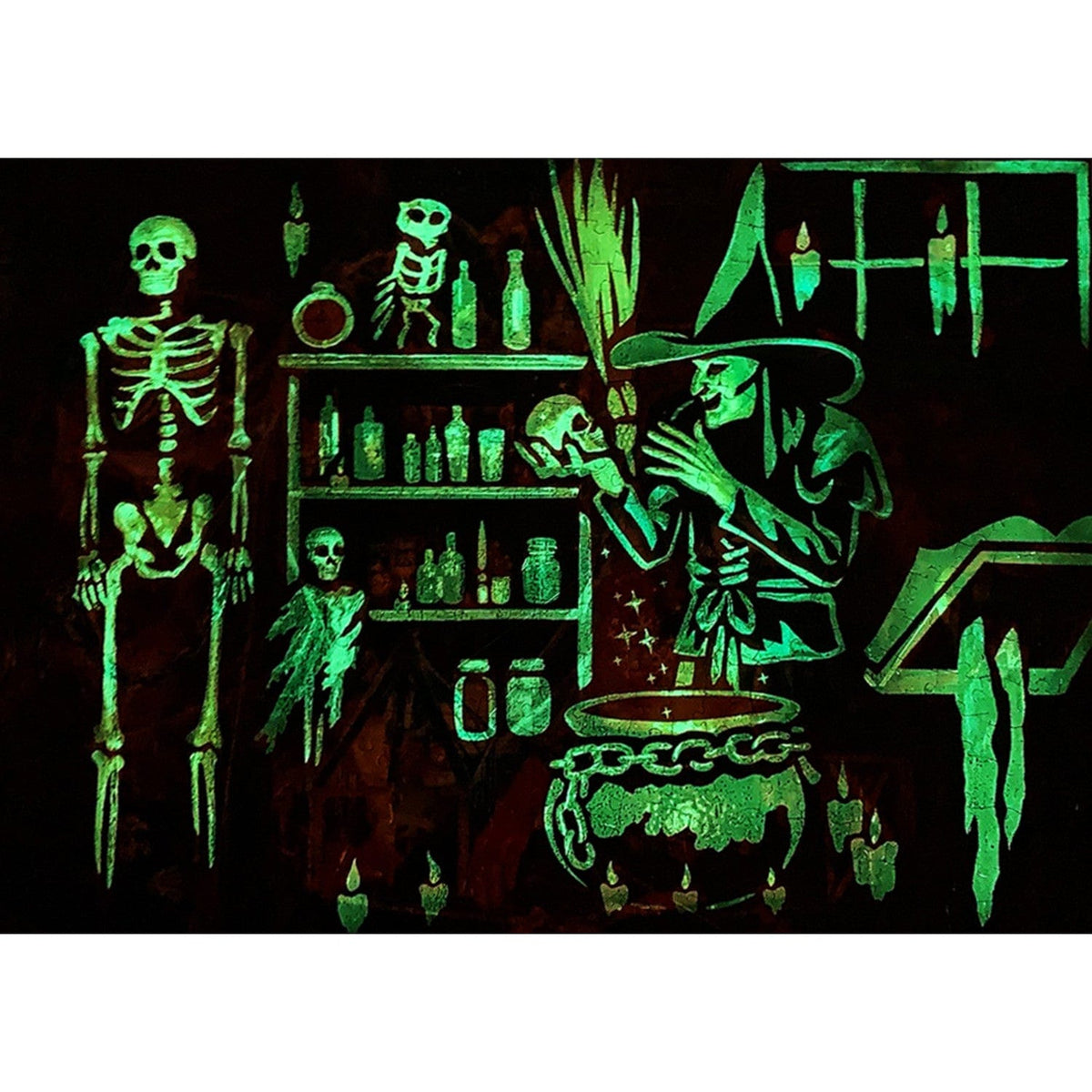 Glow in the Dark - On a Scary Night 500 Piece Jigsaw Puzzle