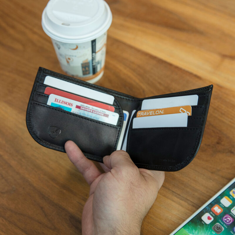 Cartera con bolsillo frontal de cuero con bloqueo RFID de Travelon