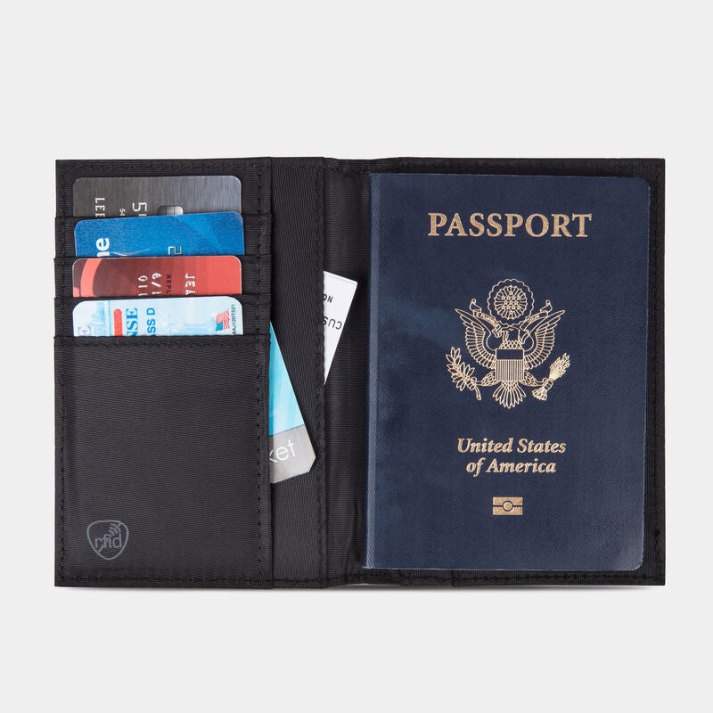 Estuche para pasaporte con bloqueo RFID de Travelon (82020)